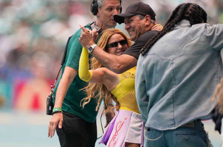 shakira 44