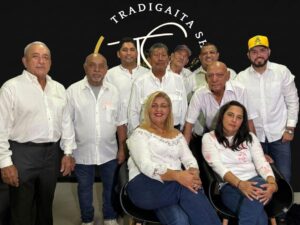 Dos damas, Milibeth Mindiola y Ada Chacón, conforman el poder femenino del grupo gaitero creado en 2021.( Foto: Cortesía)
